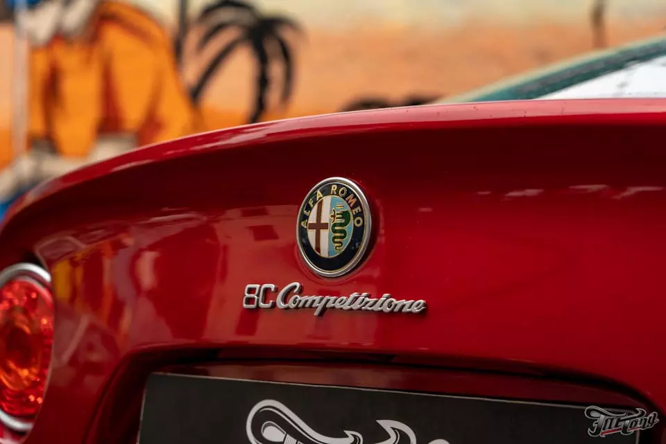 Alfa Romeo 8C Competizione. Реставрация салонных кнопок из резины с сохранением гравировки!